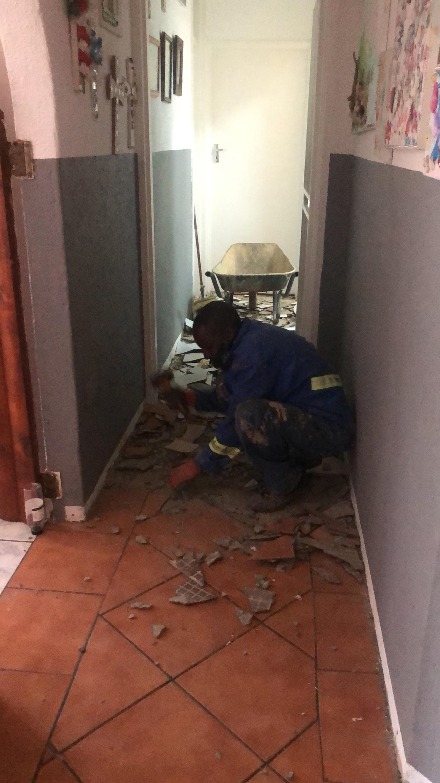 Tiling work by Handyman Gauteng